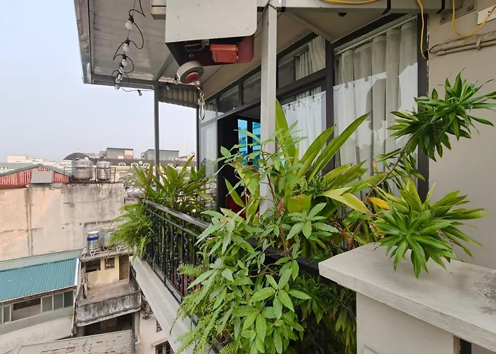 T Home Balcony